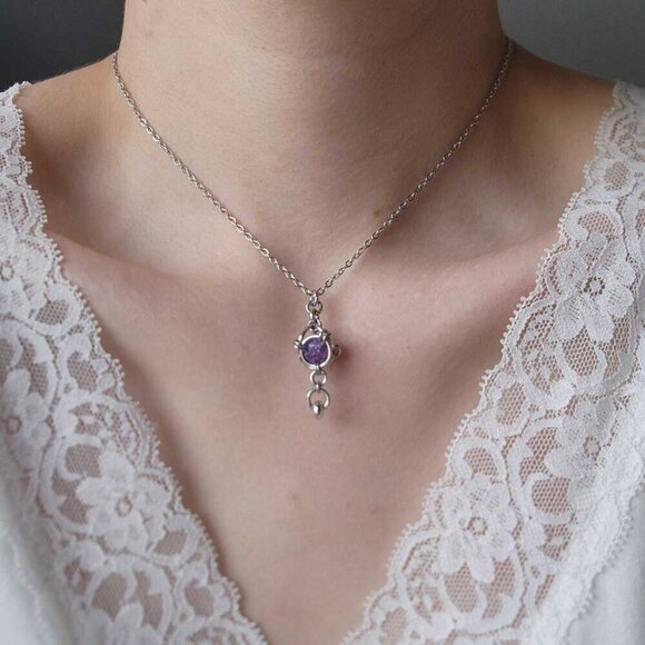 Gothic fairy purple caged pearl necklace with a small silver chain - Picture 3 of 7